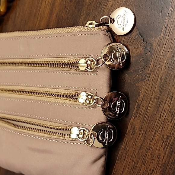 Alexis Hudson wristlet Alexis Hudson wristlet Alexis Hudson wristlet Alexis Huds - Picture 15 of 17